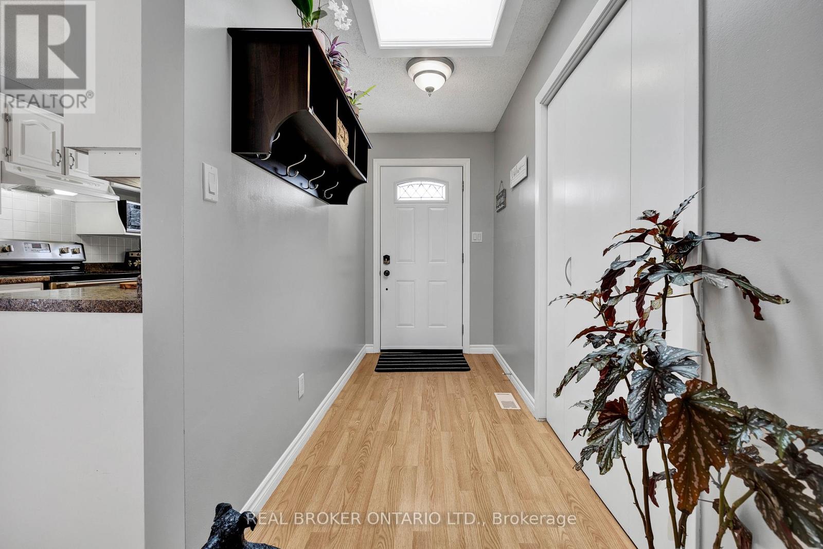550 Raglan Street, Minto, Ontario  N0G 2P0 - Photo 6 - X12127741