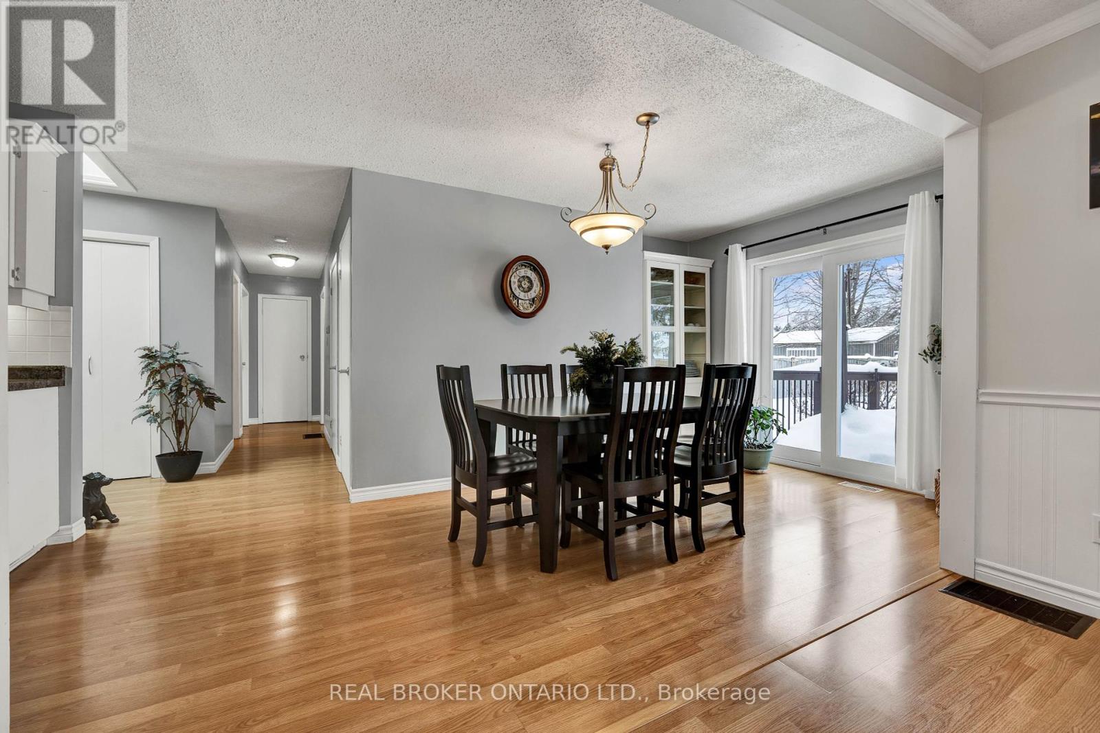 550 Raglan Street, Minto, Ontario  N0G 2P0 - Photo 8 - X12127741