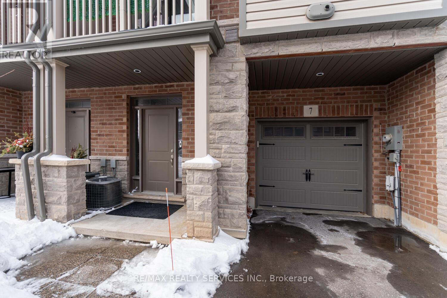 7 Ridgeside Lane, Hamilton, Ontario  L0R 2H1 - Photo 4 - X12127785