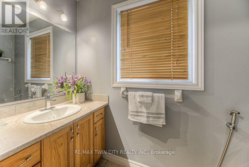 Property at 691 KARLSFELD ROAD image 3
