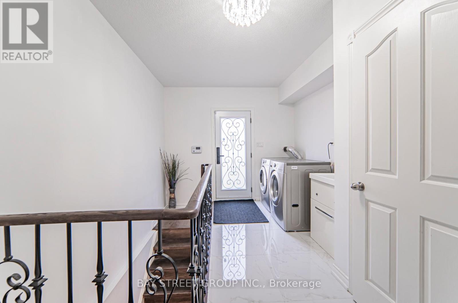 39 Alexandra Wood, Richmond Hill, Ontario  L4B 2L1 - Photo 39 - N12127626