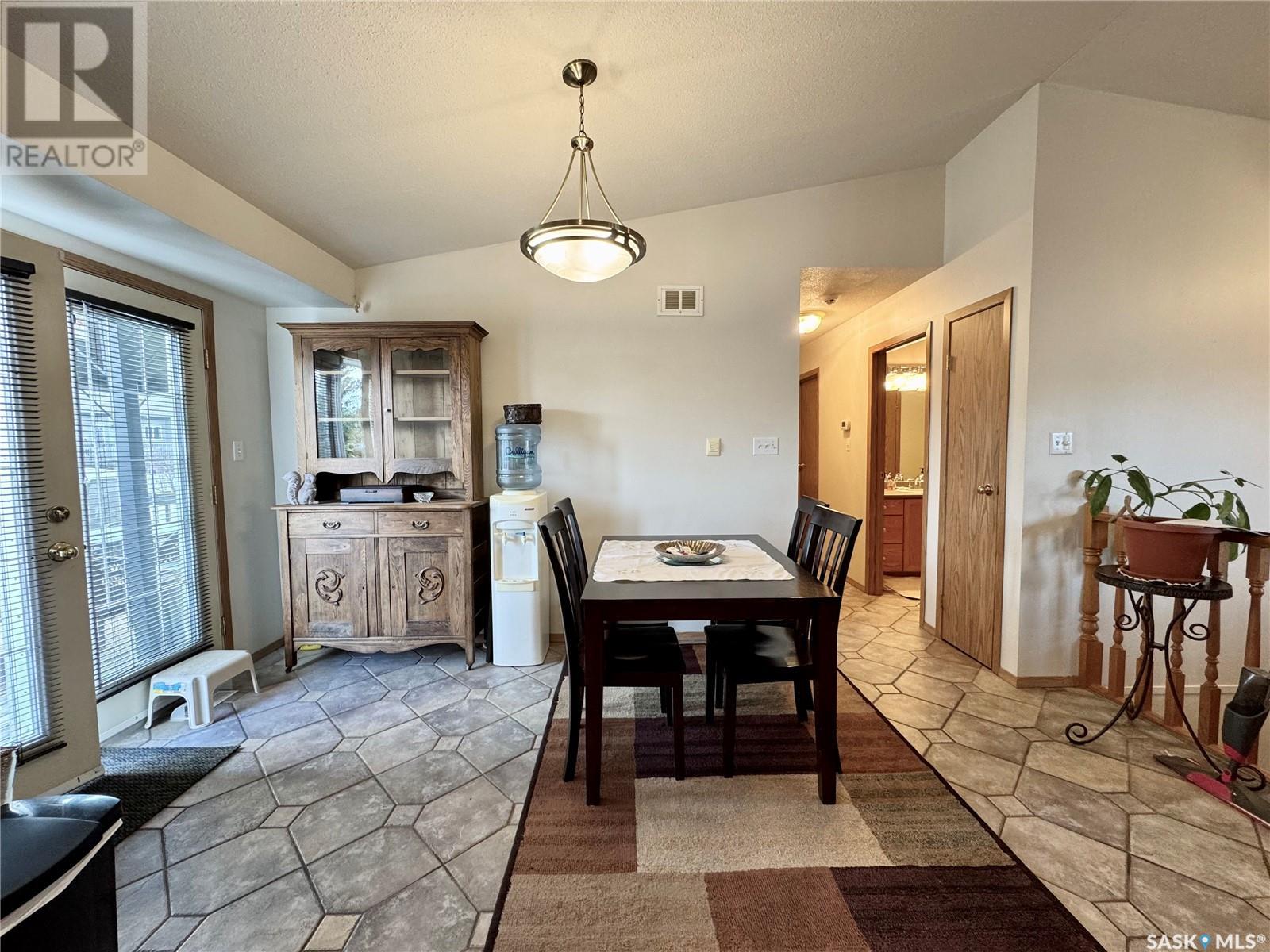 433 Adams Crescent, Prince Albert, Saskatchewan  S6V 7K6 - Photo 3 - SK004830