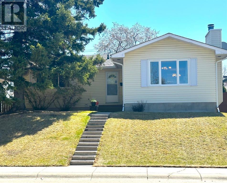 Property at 5112 48 Street NW image 2
