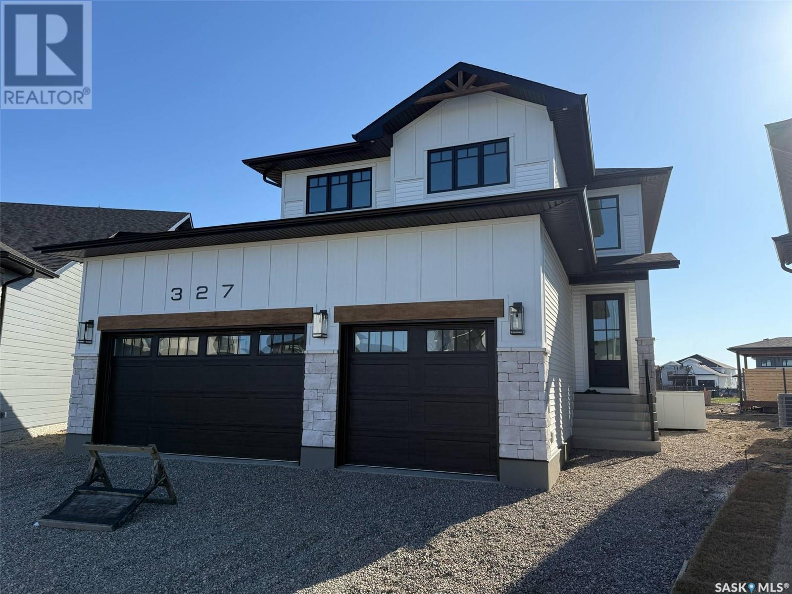 Property at 327 Woolf BAY image 2