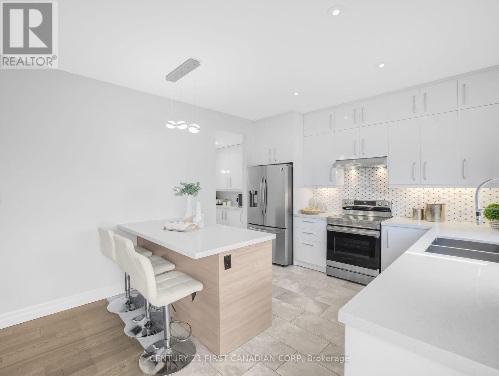 207 Union Avenue, Middlesex Centre, Ontario  N0L 1R0 - Photo 13 - X12127817