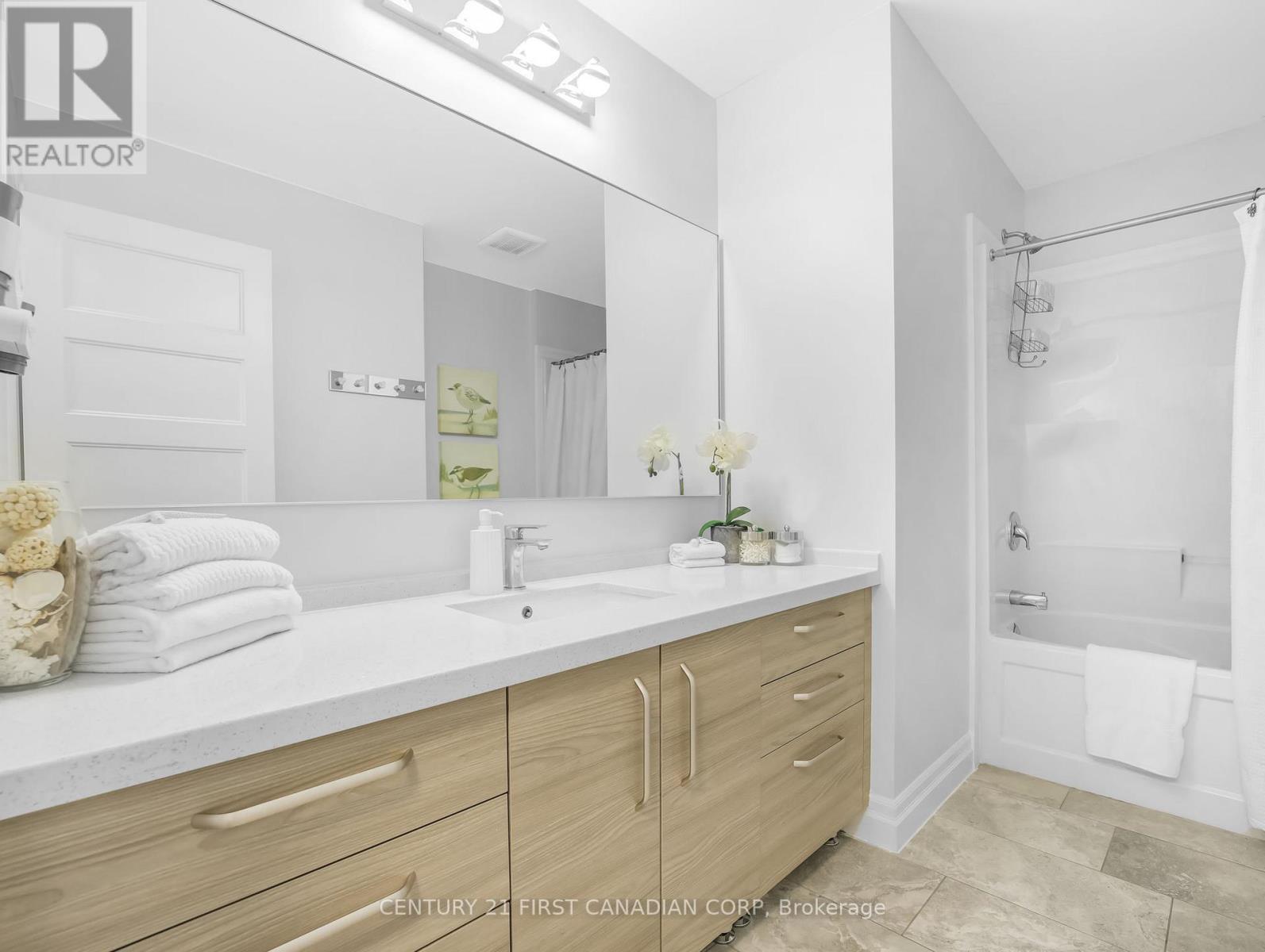 207 Union Avenue, Middlesex Centre, Ontario  N0L 1R0 - Photo 25 - X12127817