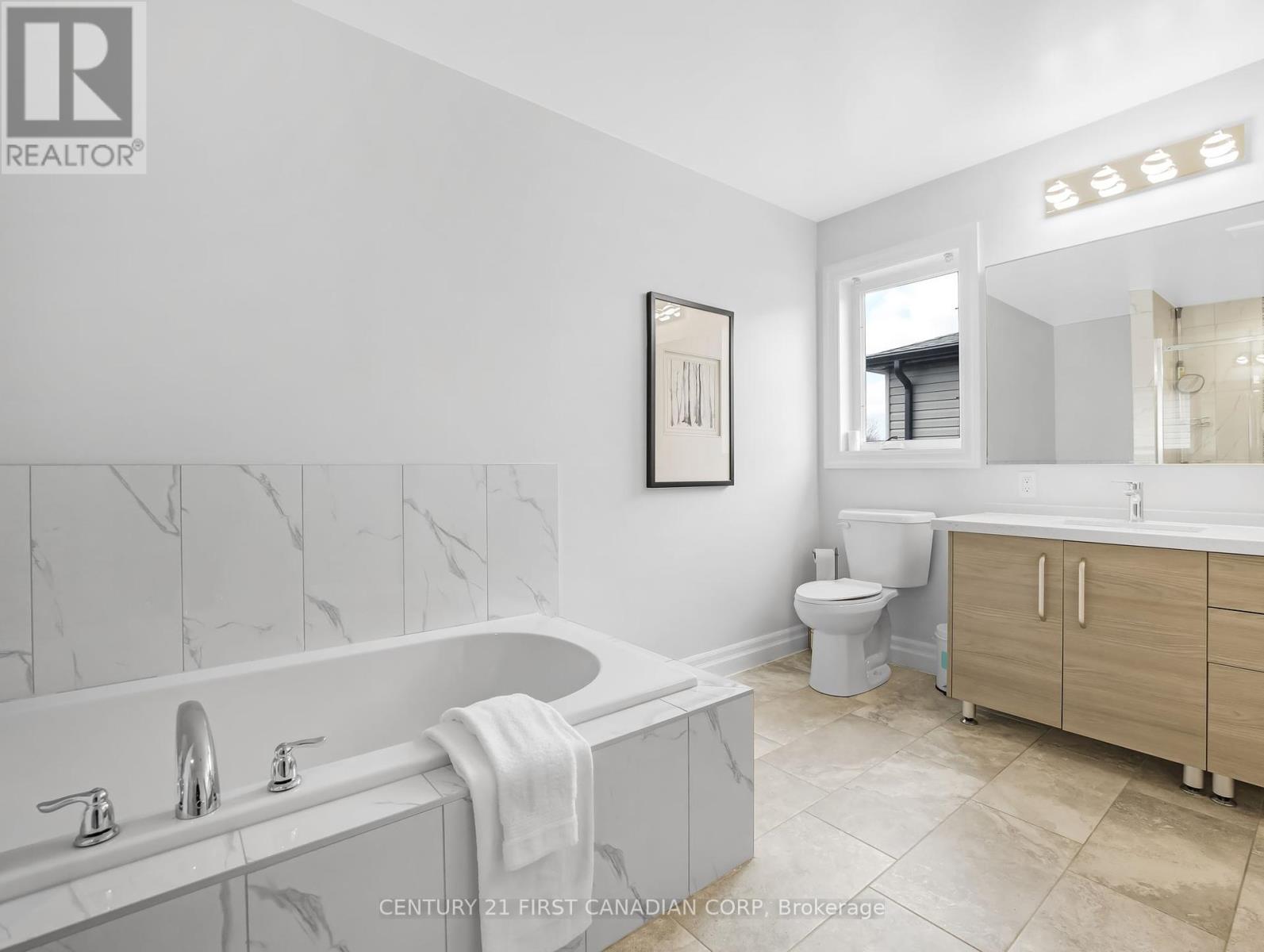 207 Union Avenue, Middlesex Centre, Ontario  N0L 1R0 - Photo 27 - X12127817