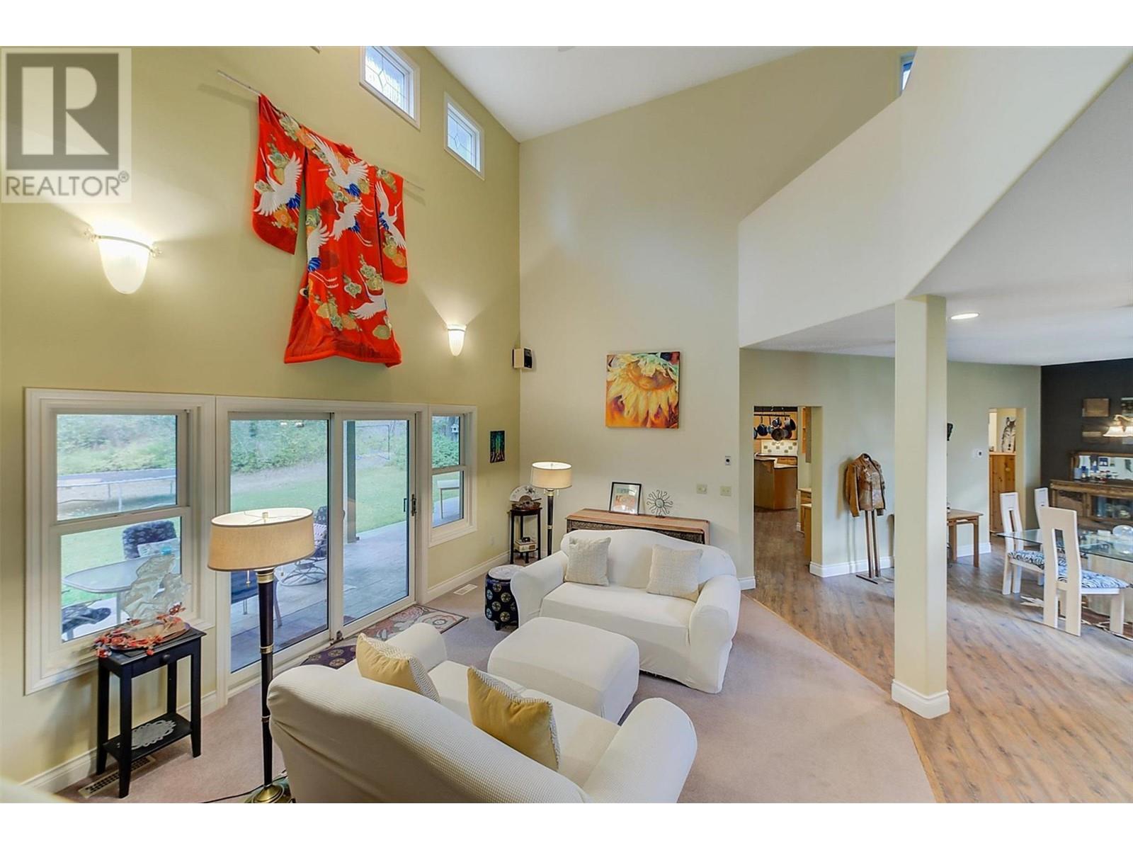 Property at 3605 Luxmoore Road image 4