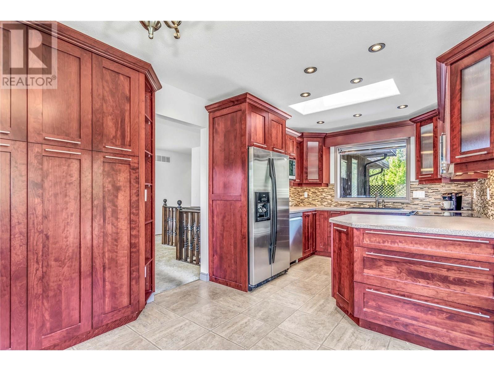 770 Raymer Road, Kelowna, British Columbia  V1W 1H8 - Photo 11 - 10346431
