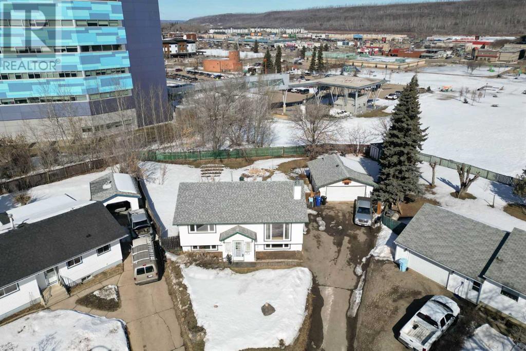 Property at 6 Berry Crescent image 2
