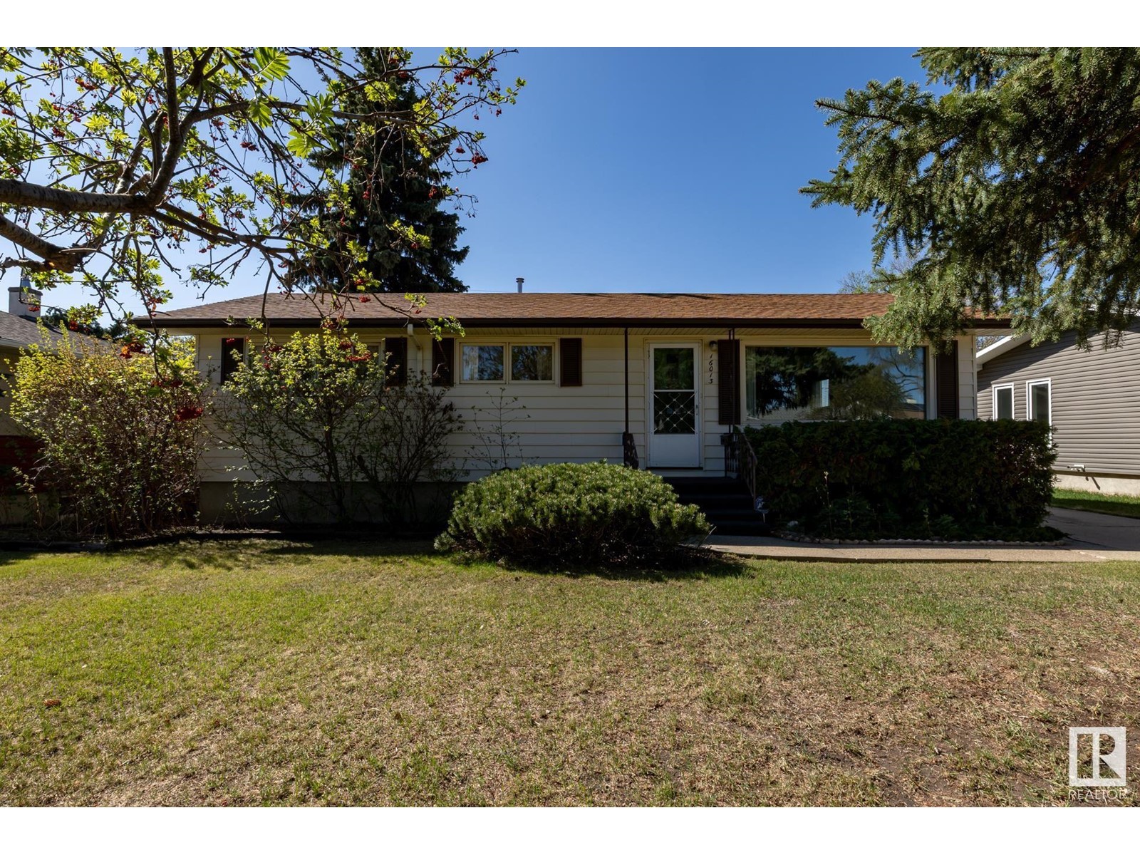 Property at 16013 93A AV NW image 1