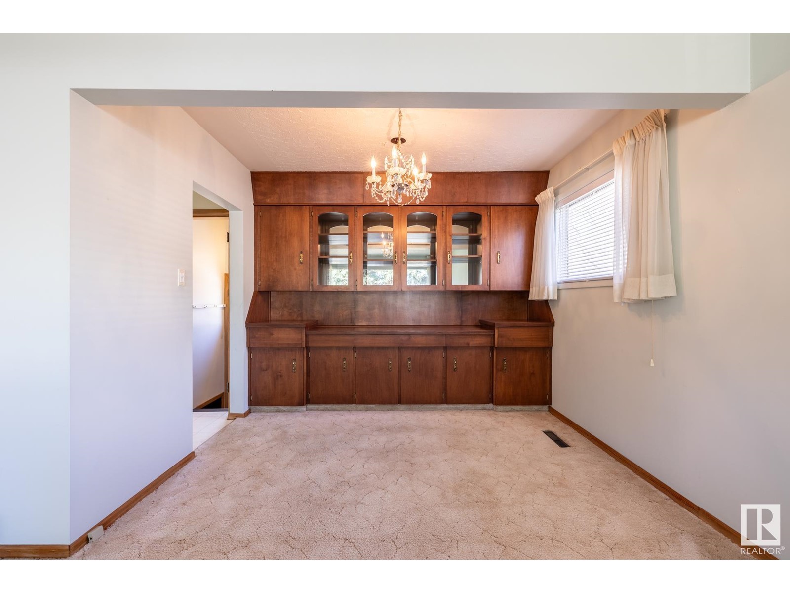 16013 93a Av Nw, Edmonton, Alberta  T5R 5J7 - Photo 7 - E4434742