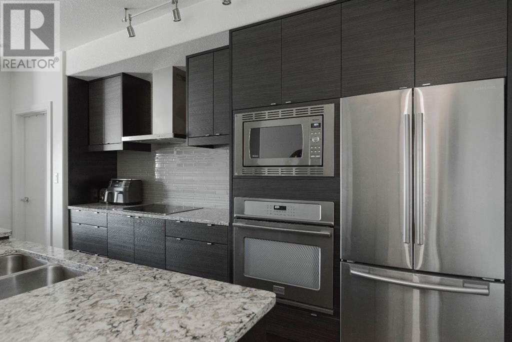 Property at 402, 10218 King Street image 5