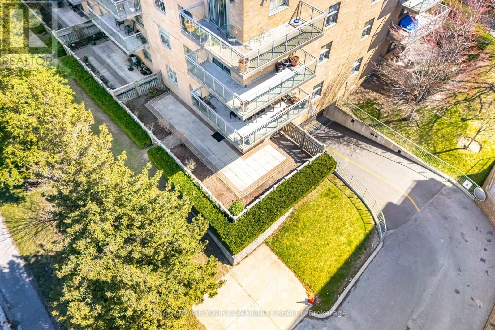 112 - 2502 Rutherford Road, Vaughan, Ontario  L4K 5N6 - Photo 1 - N12115948