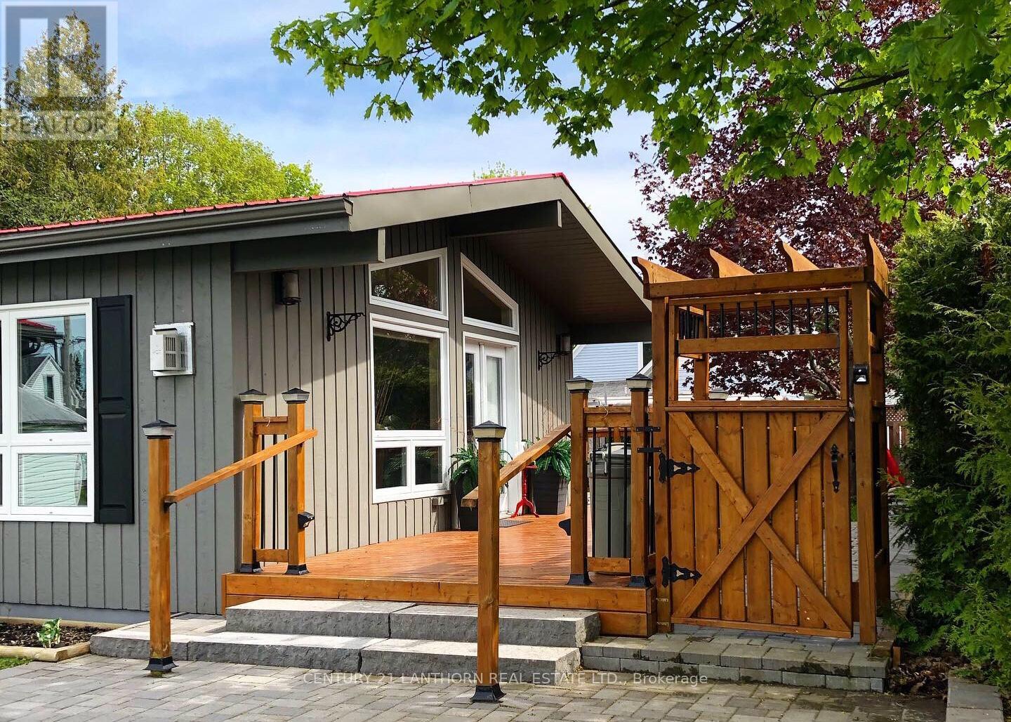 231 Oak Street, Prince Edward County, Ontario  K0K 3L0 - Photo 5 - X12001366