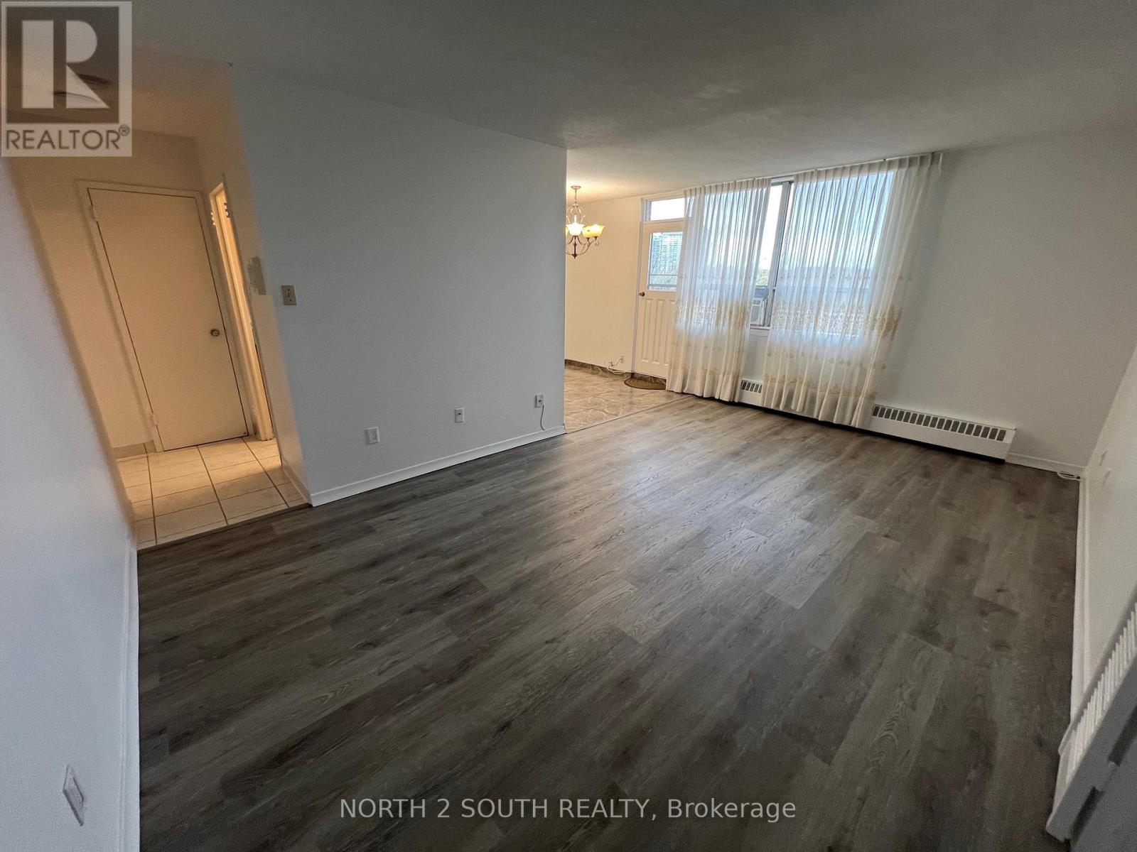 801 - 3145 Queen Frederica Drive, Mississauga (Applewood), Ontario  L4Y 3A7 - Photo 7 - W12125760