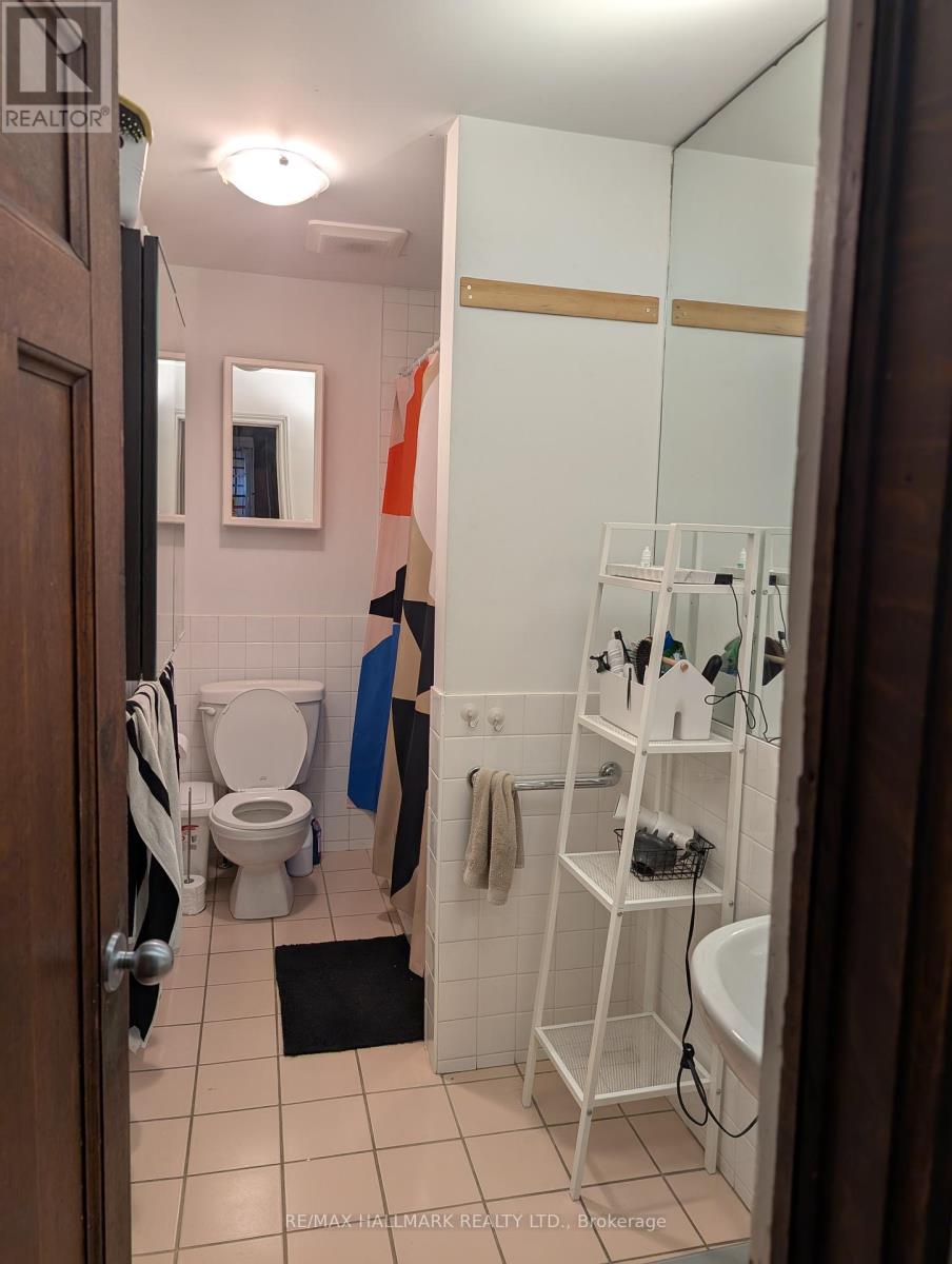 Main - 483 Parkside Drive, Toronto, Ontario  M6R 2Z9 - Photo 9 - W12127487