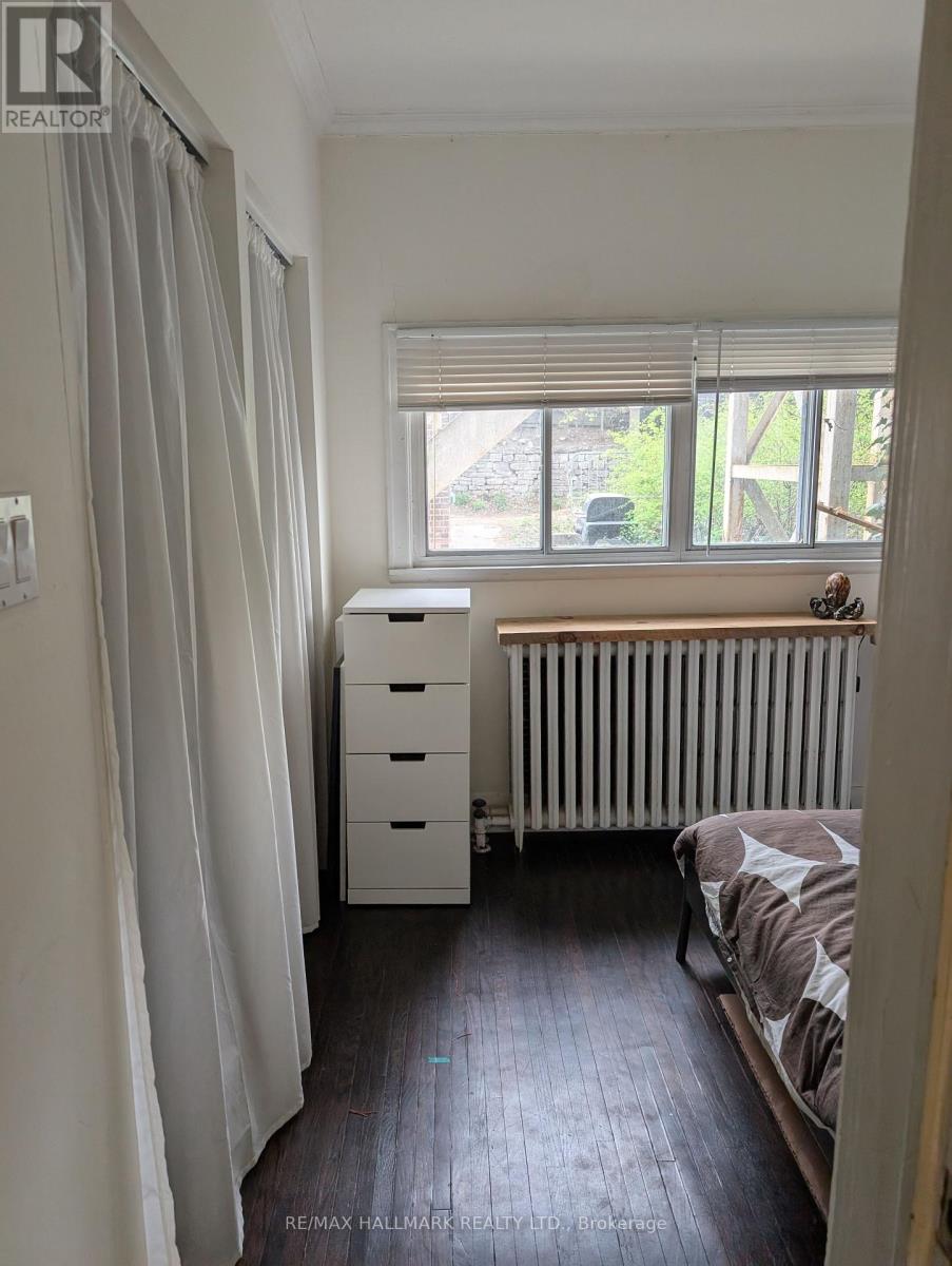 Main - 483 Parkside Drive, Toronto, Ontario  M6R 2Z9 - Photo 14 - W12127487