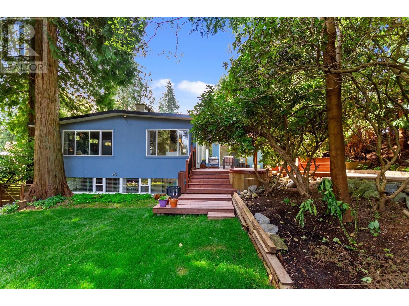 2955 Spuraway Avenue, Coquitlam, British Columbia  V3C 2C9 - Photo 34 - R2995276
