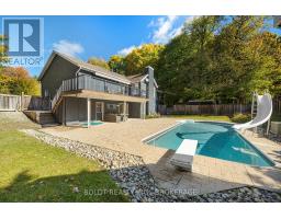 121 MEADOW HEIGHTS DRIVE, Bracebridge, Ontario