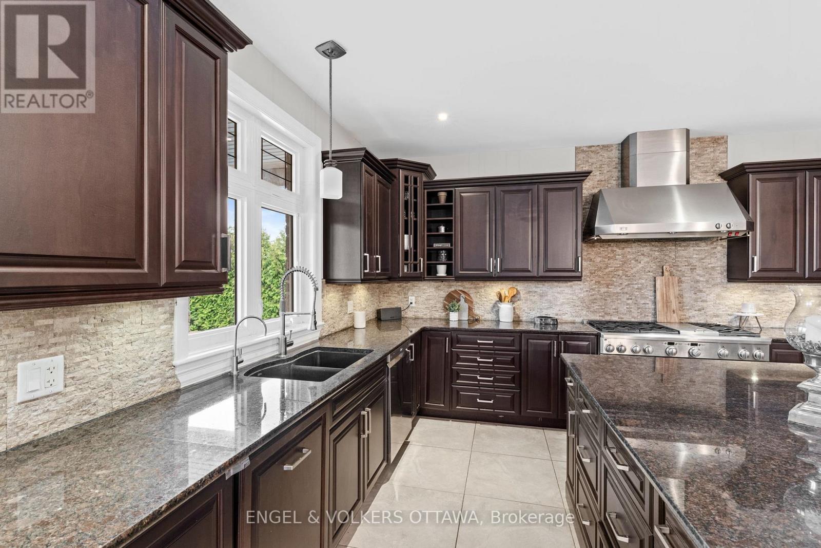 450 Lockmaster Crescent, Ottawa, Ontario  K4M 1L9 - Photo 14 - X12127915