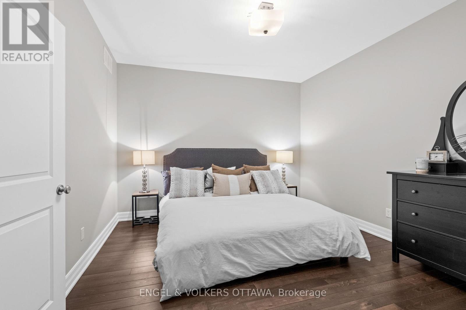 450 Lockmaster Crescent, Ottawa, Ontario  K4M 1L9 - Photo 25 - X12127915