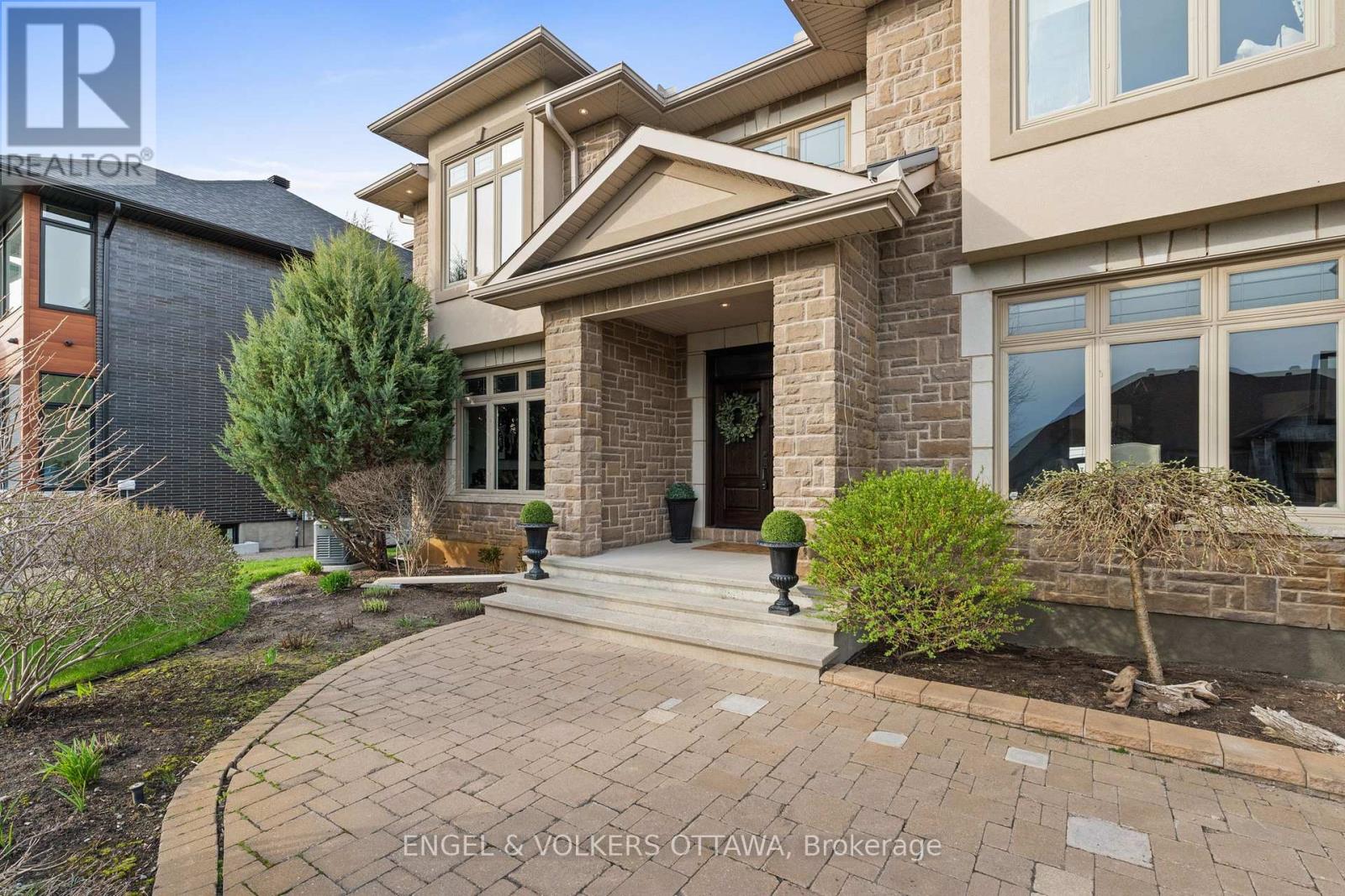 450 Lockmaster Crescent, Ottawa, Ontario  K4M 1L9 - Photo 3 - X12127915