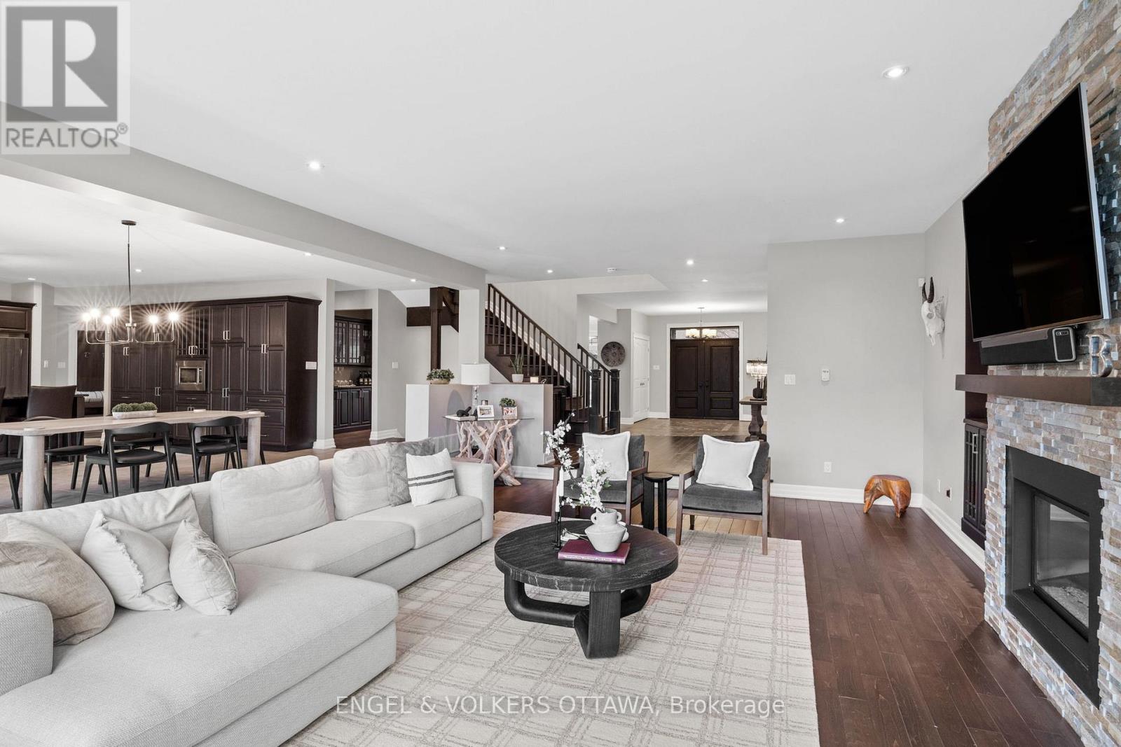 450 Lockmaster Crescent, Ottawa, Ontario  K4M 1L9 - Photo 9 - X12127915