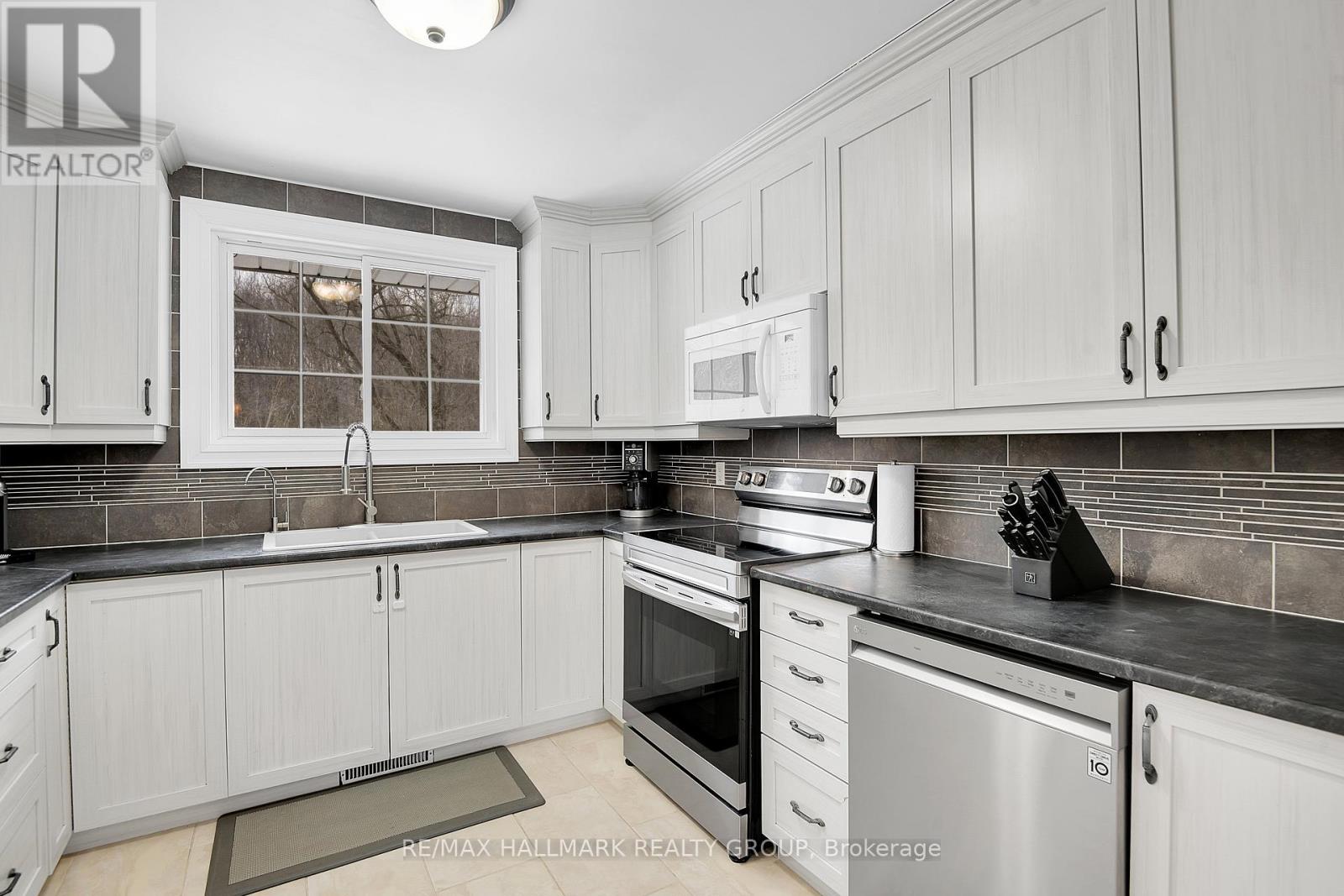 216 St Bernardin Street, The Nation, Ontario  K0B 1N0 - Photo 9 - X12128002