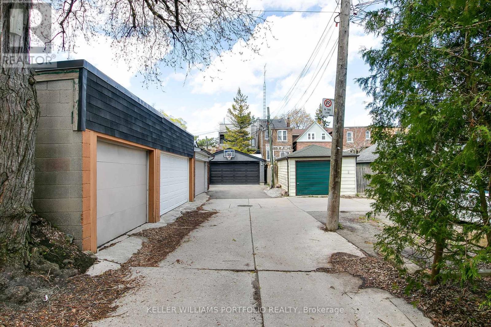 11 Arlington Avenue, Toronto, Ontario  M6G 3K7 - Photo 27 - C12127823