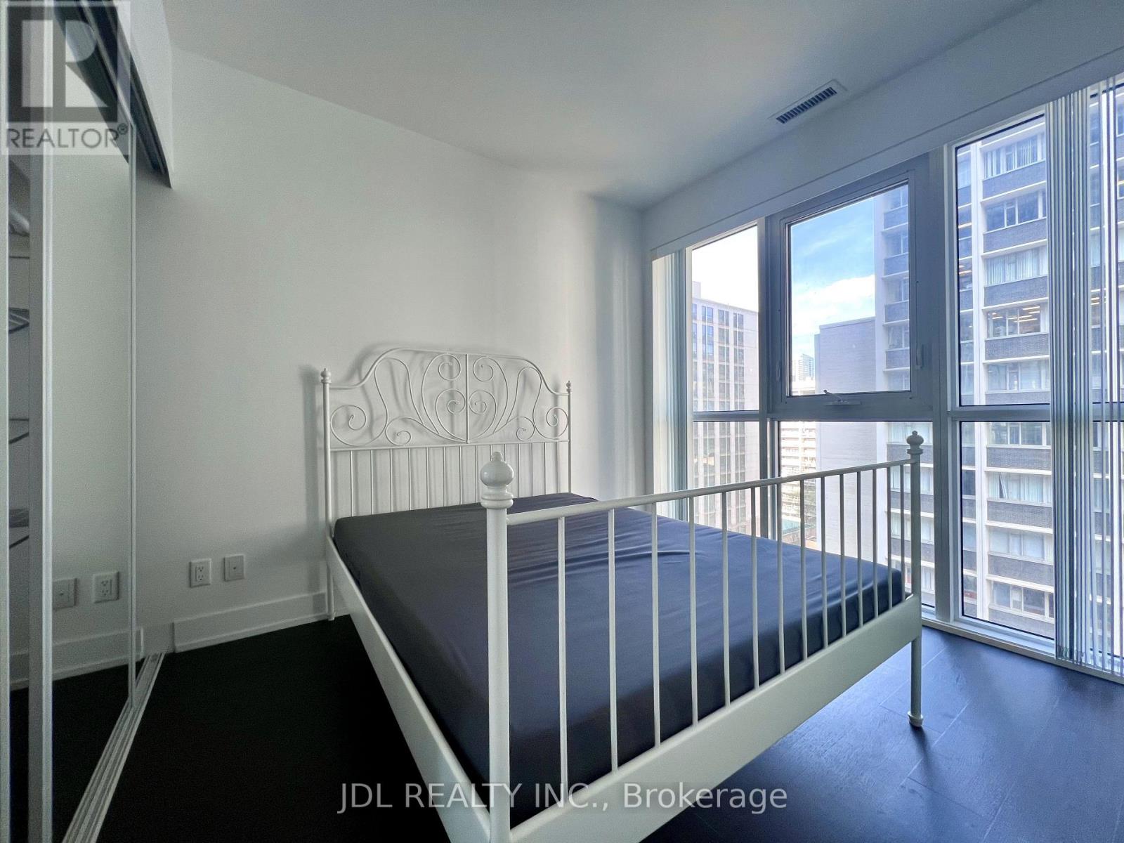 1109 - 7 Grenville Street, Toronto, Ontario  M4Y 1A1 - Photo 2 - C12127861