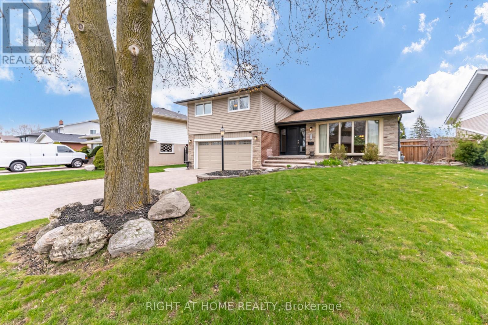 Property at 853 FERNHILL BOULEVARD image 2