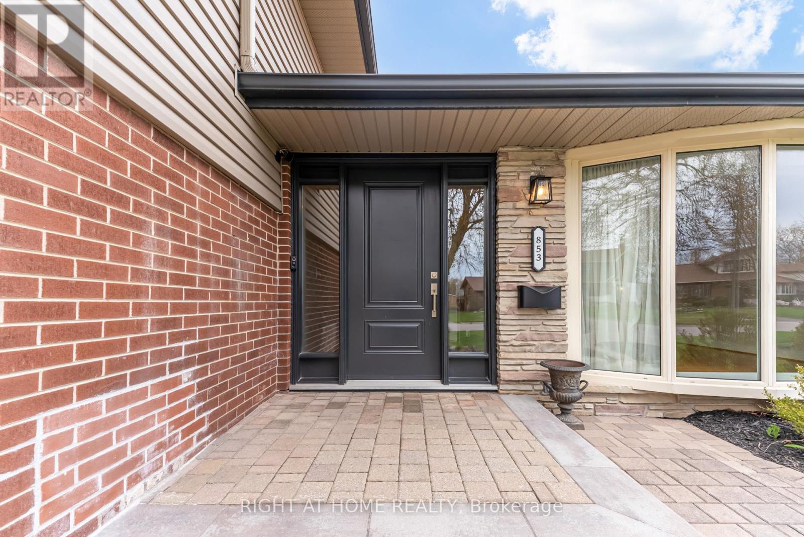 Property at 853 FERNHILL BOULEVARD image 4