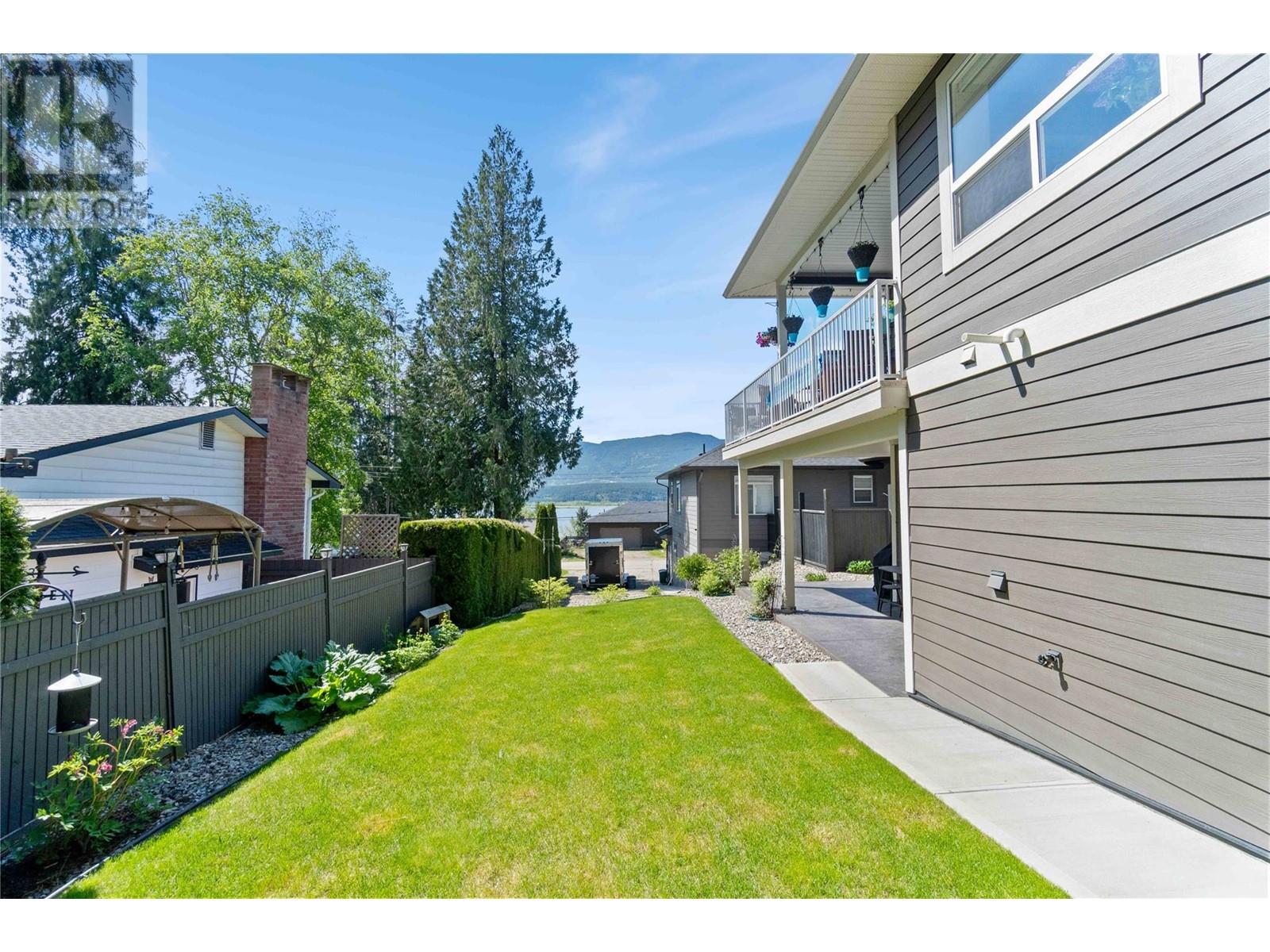 1750 20 Avenue Ne, Salmon Arm, British Columbia  V1E 2G3 - Photo 57 - 10346486