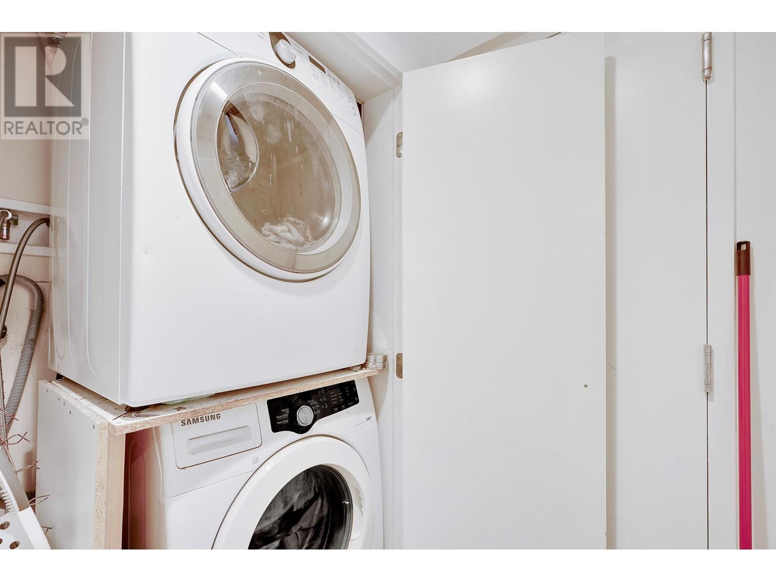 Listing Picture 26 of 39 : 1489 HORNBY STREET, Vancouver / 溫哥華 - 魯藝地產 Yvonne Lu Group - MLS Medallion Club Member