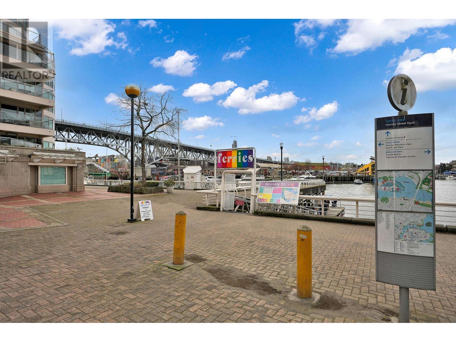 Listing Picture 33 of 39 : 1489 HORNBY STREET, Vancouver / 溫哥華 - 魯藝地產 Yvonne Lu Group - MLS Medallion Club Member