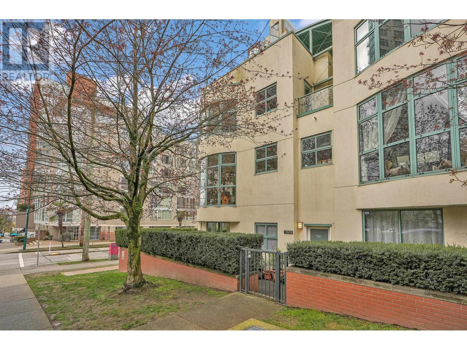 Listing Picture 29 of 39 : 1489 HORNBY STREET, Vancouver / 溫哥華 - 魯藝地產 Yvonne Lu Group - MLS Medallion Club Member