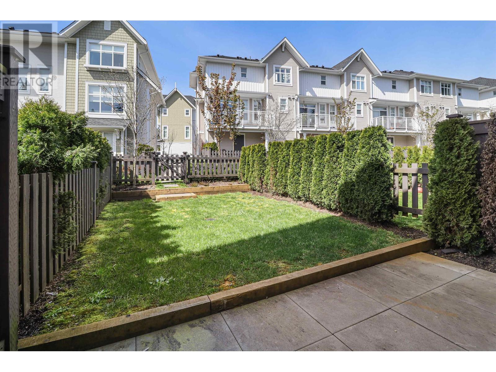 1034 11280 Pazarena Place, Maple Ridge, British Columbia  V2X 9H8 - Photo 15 - R2989160