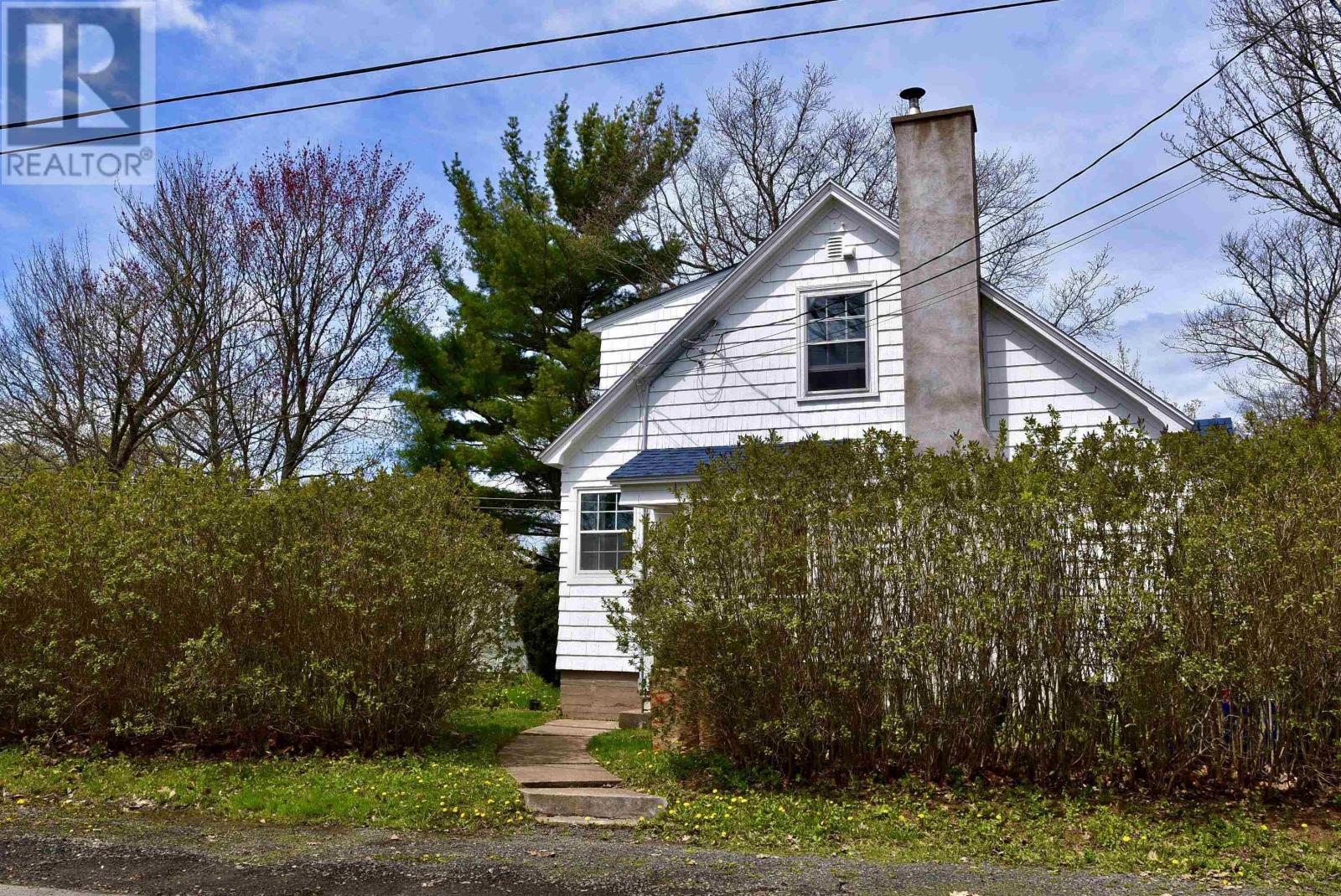 Property at 28 Maple Street image 3