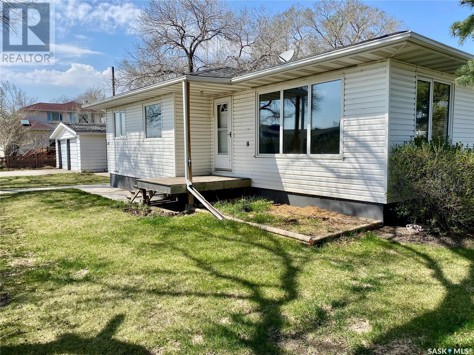320 2 STREET E, carnduff, Saskatchewan