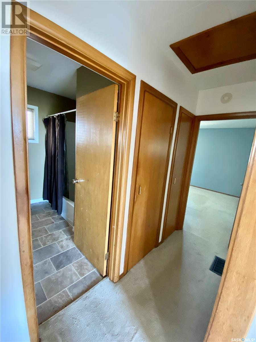 320 2 Street E, Carnduff, Saskatchewan  S0C 0S0 - Photo 11 - SK004706