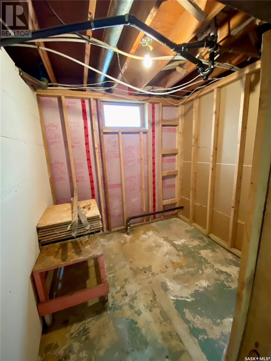 320 2 Street E, Carnduff, Saskatchewan  S0C 0S0 - Photo 16 - SK004706