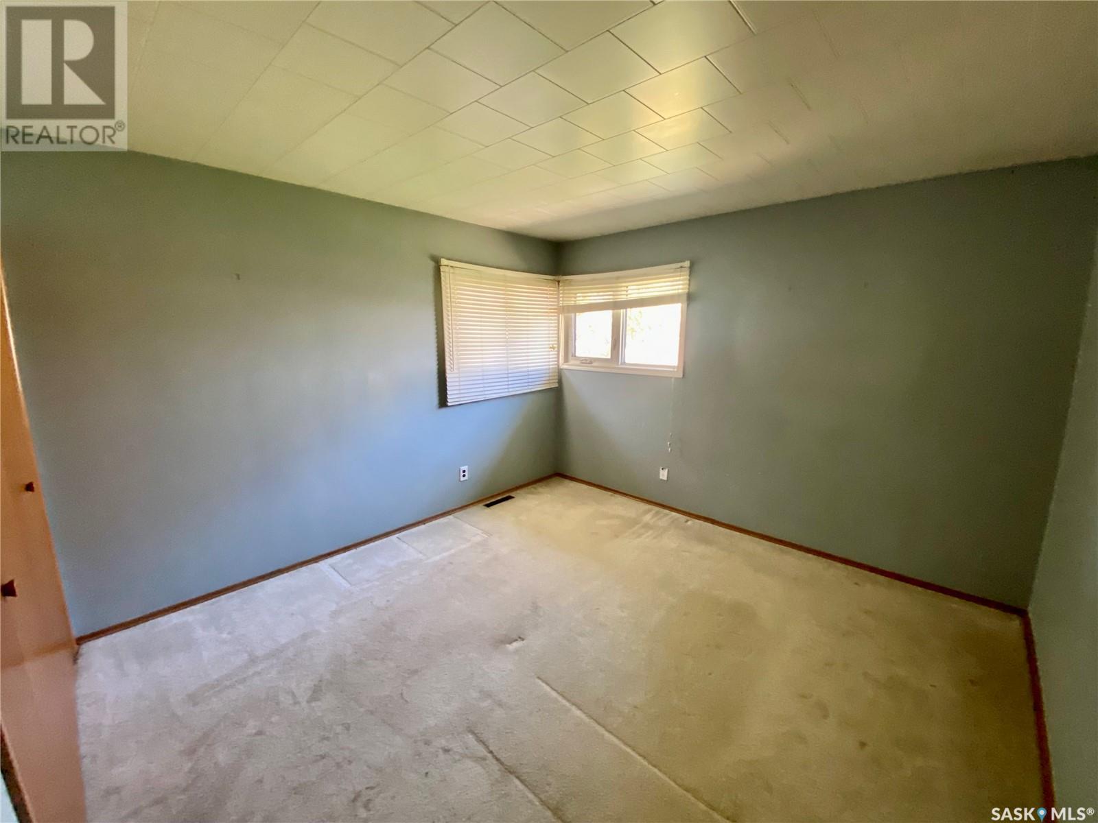 320 2 Street E, Carnduff, Saskatchewan  S0C 0S0 - Photo 8 - SK004706
