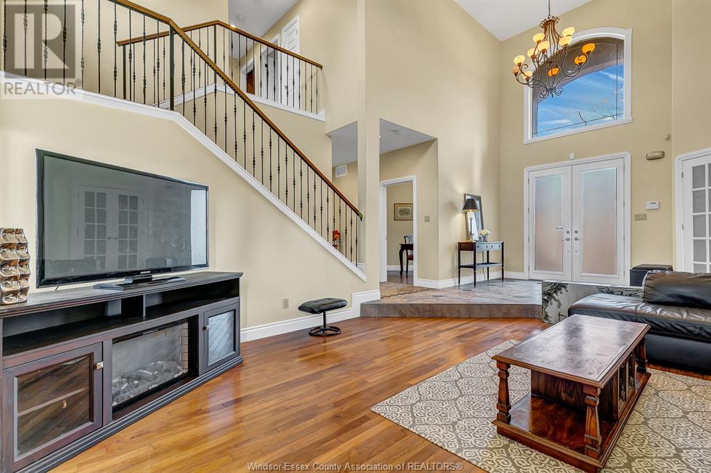 425 Country Club Drive, Windsor, Ontario  N9G 3G9 - Photo 9 - 25010962