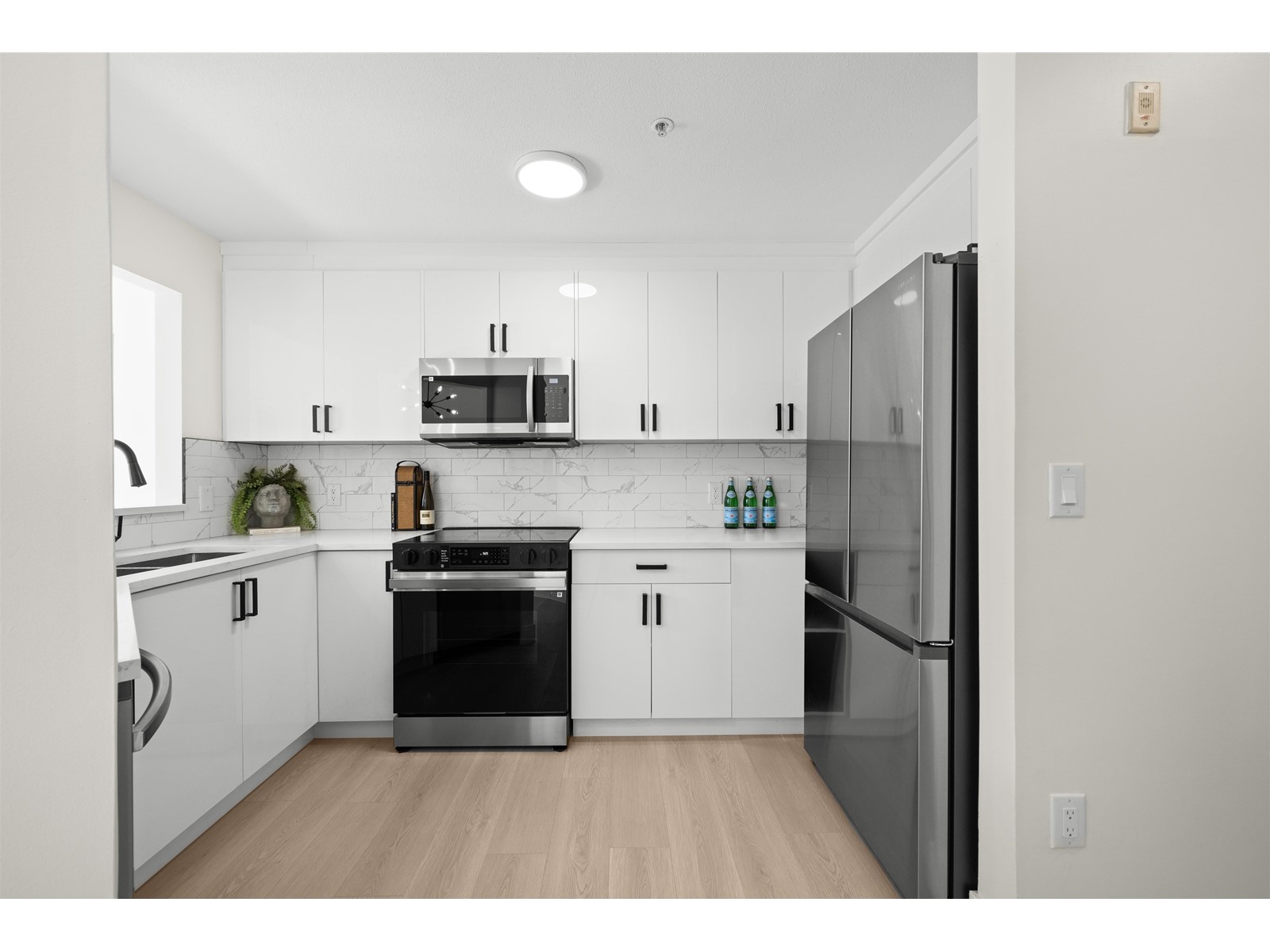 125 9979 140 Street, Surrey, British Columbia  V3T 5W2 - Photo 2 - R2998971
