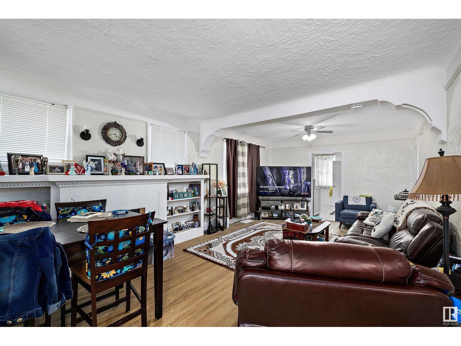 Property at 9914 161 ST NW image 2
