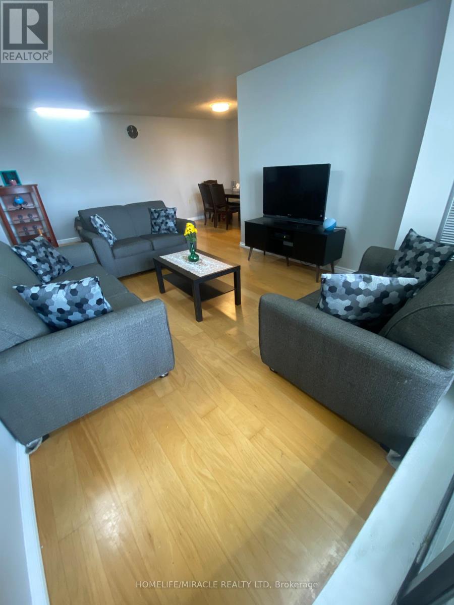 903 - 18 Knightsbridge Road, Brampton, Ontario  L6T 3X5 - Photo 4 - W12127816