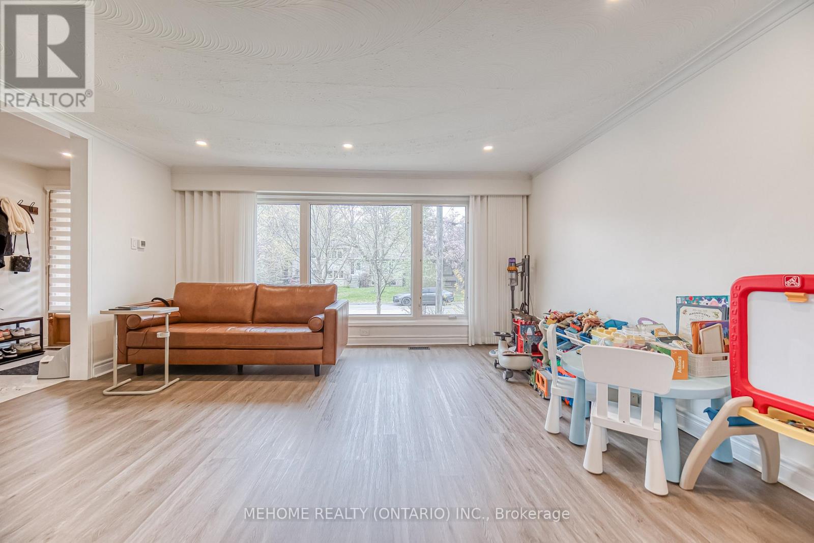 25 Urbandale Avenue, Toronto, Ontario  M2M 2G9 - Photo 8 - C12127967