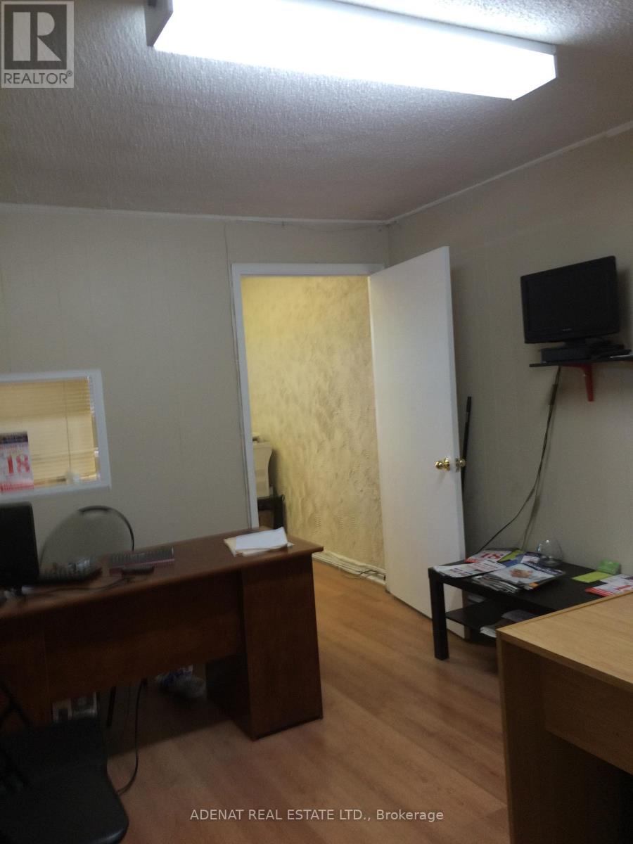 203b - 365a Wilson Avenue E, Toronto, Ontario  M3H 1T3 - Photo 6 - C12127982