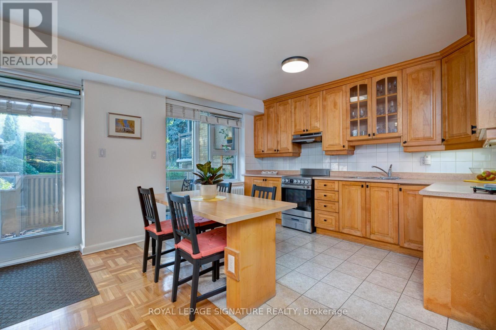 3 - 8 Corinth Gardens, Toronto, Ontario  M4P 2N5 - Photo 24 - C12128036